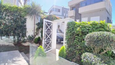 Villa Vide Avec Piscine à Louer – Boubana Golf